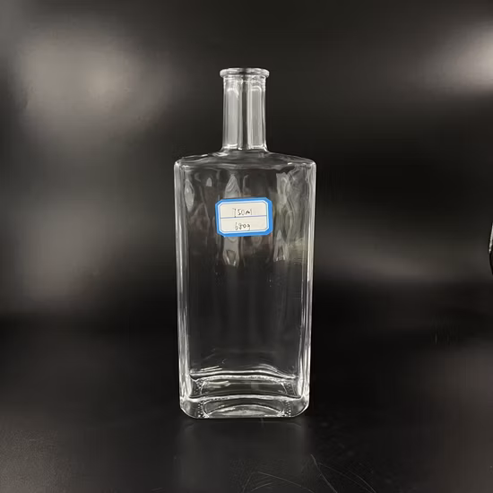 Bouteille d'alcool en verre de 500ml 700ml 750ml pour le whisky, le vin, le whisky Tequlia